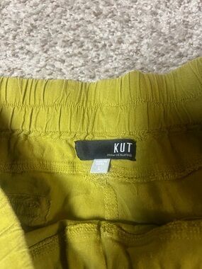 Kut from the Kloth Katana Drawstring Linen Shorts